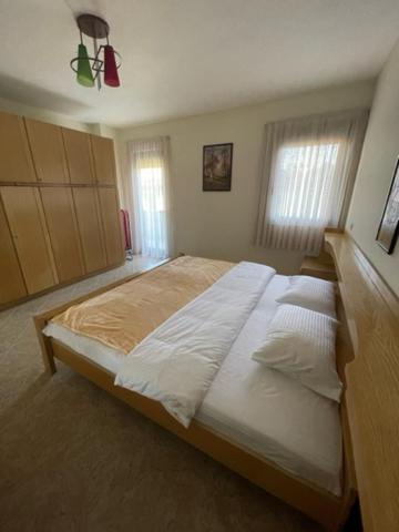Evendum Central Apartment 1 Tirana Kültér fotó